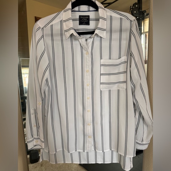 Abercrombie & Fitch Long Sleeved White With Blue Stripes Button-Up Shirt Sz S - Picture 2 of 10